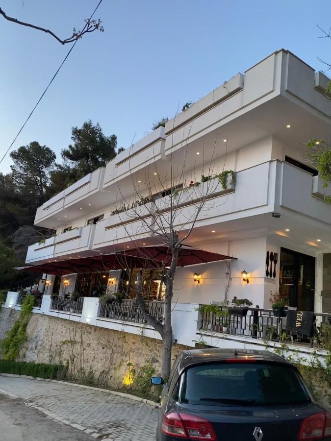Villa D Hotel-Restaurant-Private Beach Durrës 외부 사진