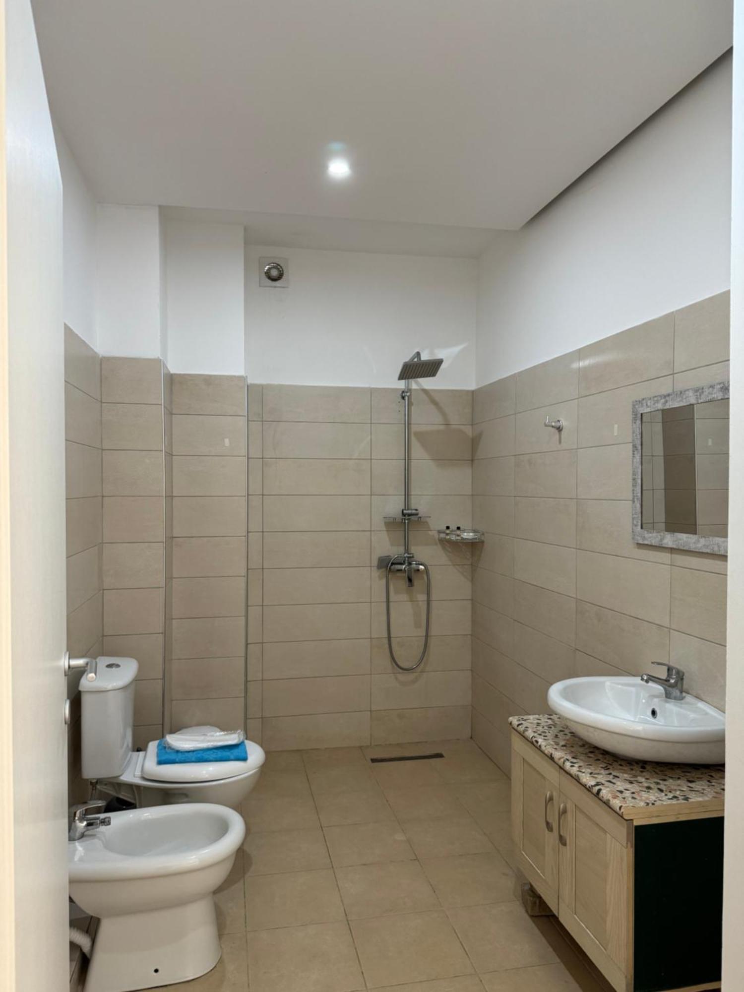 Villa D Hotel-Restaurant-Private Beach Durrës 외부 사진